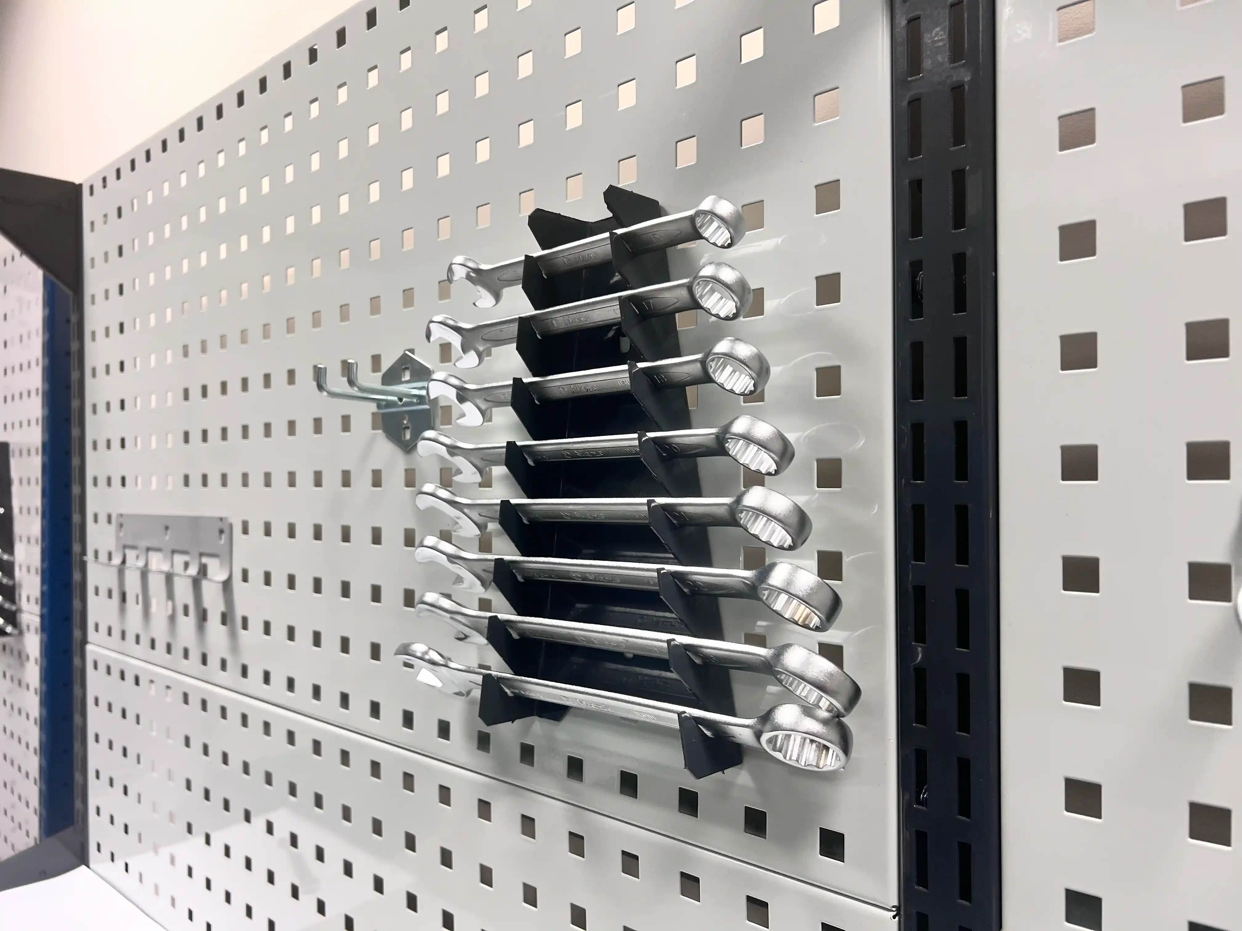 CTR 2202.S4L4M4.2-2 Верстак слесарный 2165x2193x743 мм