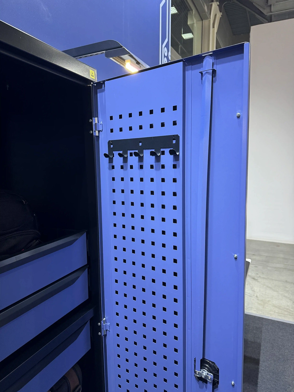 SPC 182.2B.10S Шкаф антистатический 1800x1000x500 мм