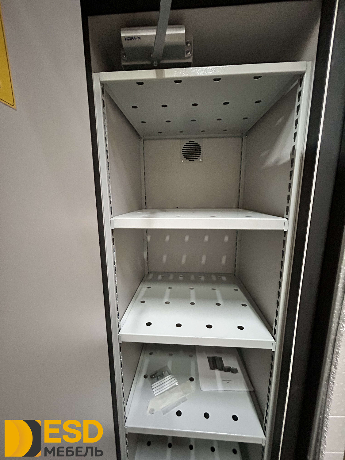 77.0187.10.00-01 Шкаф для хранения ЛВЖ ЭКРОС 700, СТ, СМ